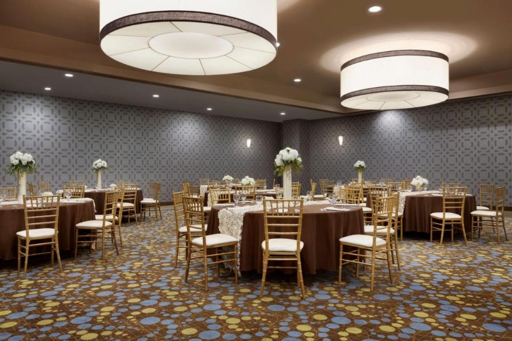 Radisson Hotel Fresno Conference Center Image 7
